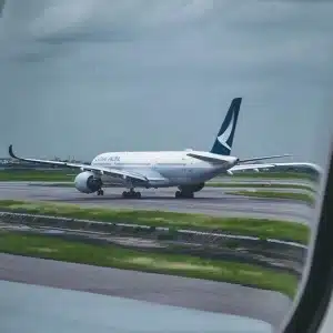 how to become a commercial pilot