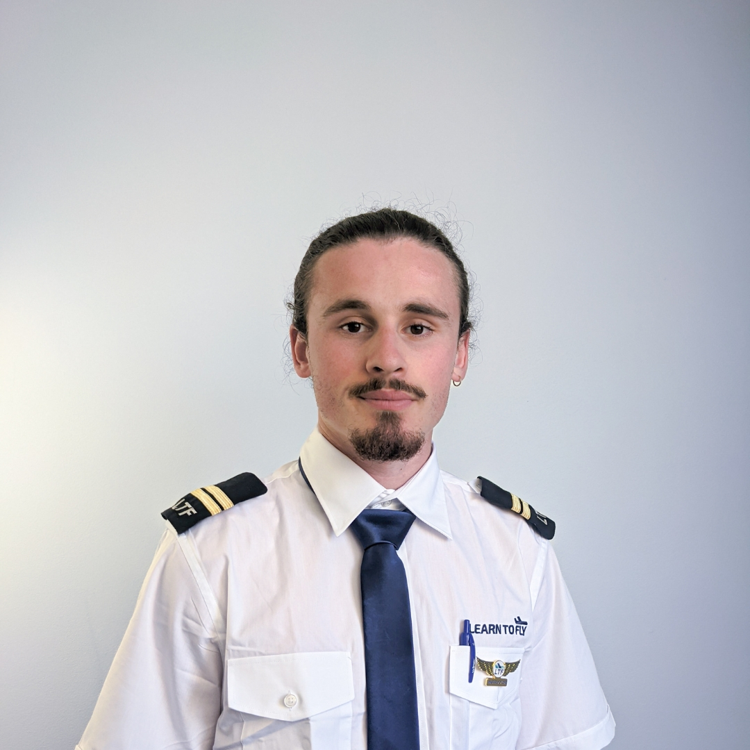 Learn-To-Fly-Flight-Instructor-Lucas-Rigg